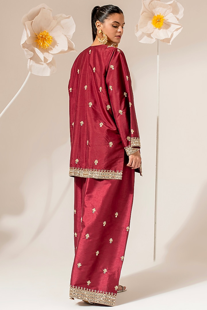 Maroon Silk Hand Embellished Kurta Set by AKARA at Pernia's Pop Up Shop
