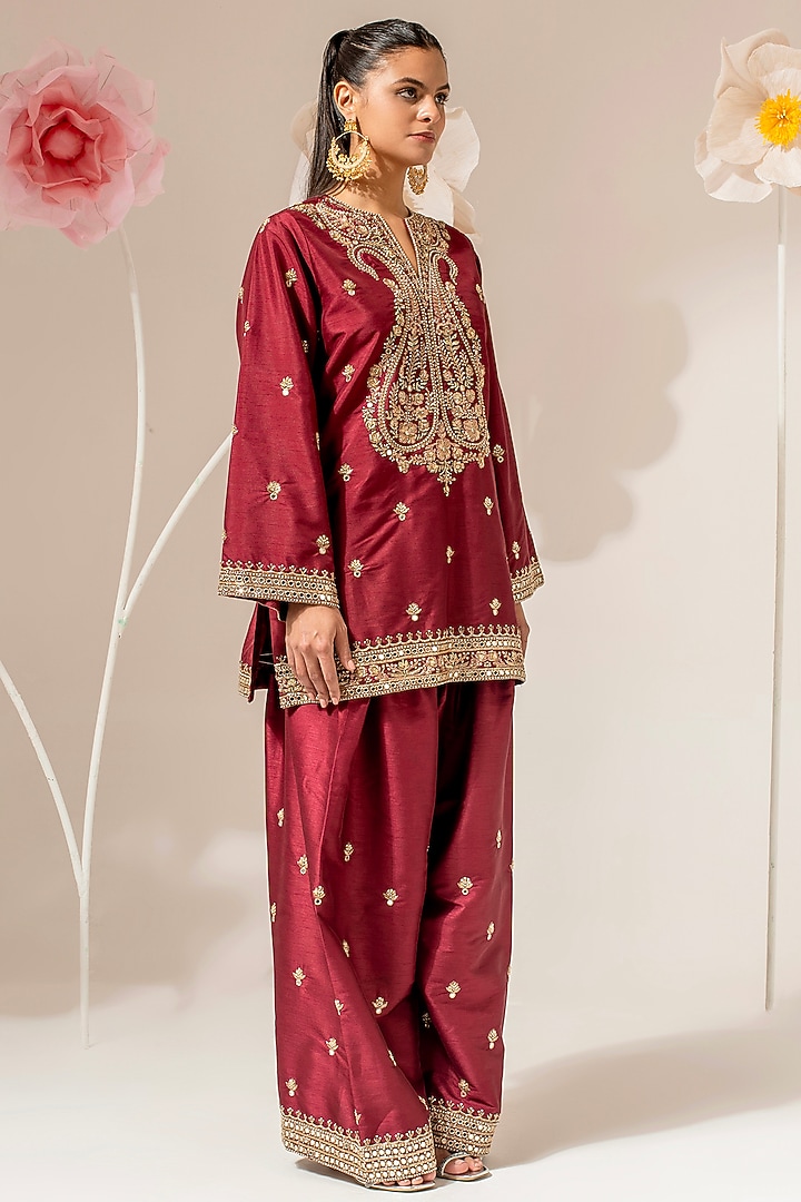 Maroon Silk Hand Embellished Kurta Set by AKARA at Pernia's Pop Up Shop