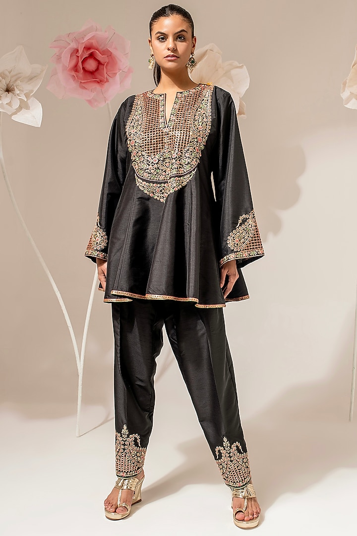 Black Dola Silk Embellished Kalidar Short Kurta Set by AKARA at Pernia's Pop Up Shop