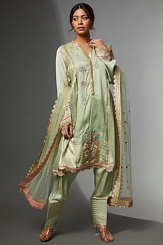 Pista Georgette & Modal Satin Printed Kurta Set by Avnni Kapur