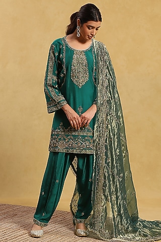 Green Silk Boota Embellished Kurta Set by Akriti by Ritika