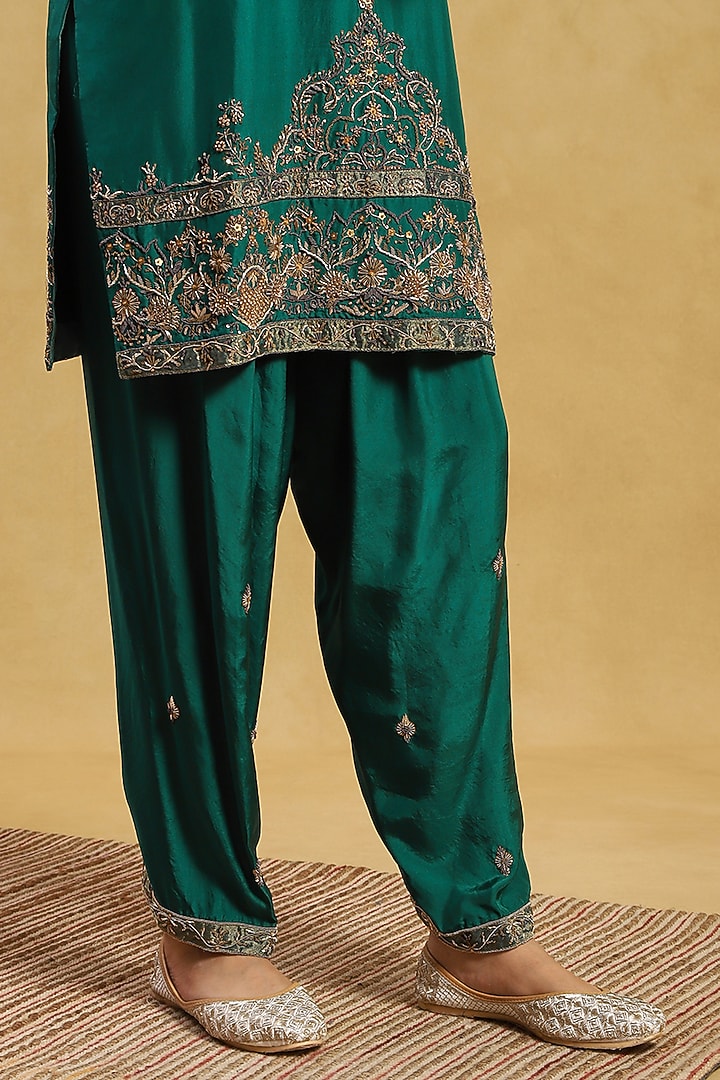 Green Silk Boota Embellished Kurta Set by Akriti by Ritika at Pernia's Pop Up Shop