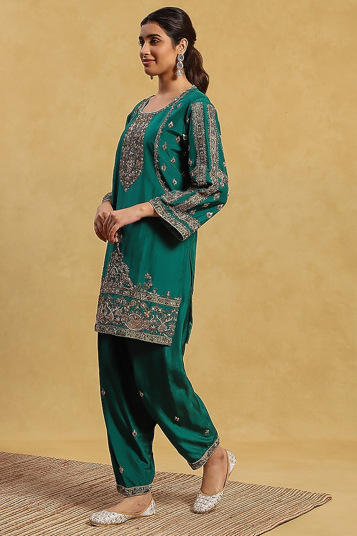 Green Silk Boota Embellished Kurta Set by Akriti by Ritika at Pernia's Pop Up Shop