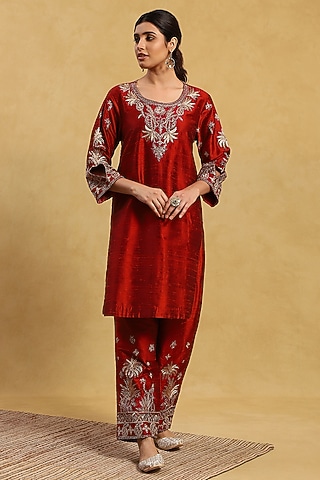 Maroon Raw Silk Kurta Set by Akriti by Ritika
