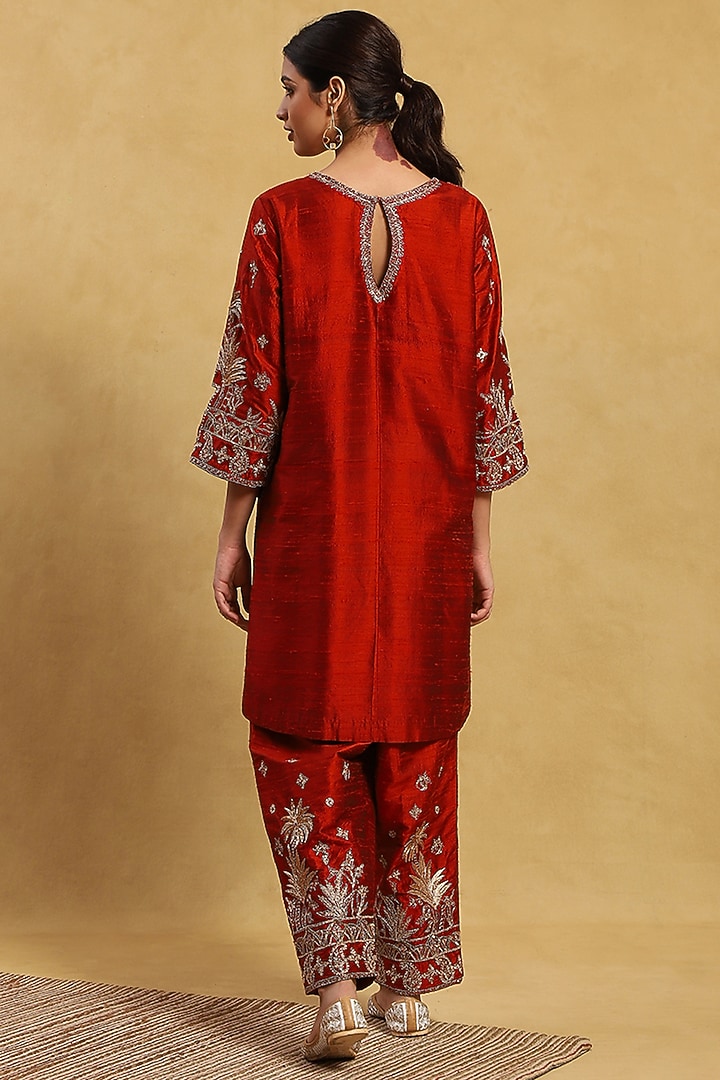 Maroon Raw Silk Kurta Set by Akriti by Ritika at Pernia's Pop Up Shop