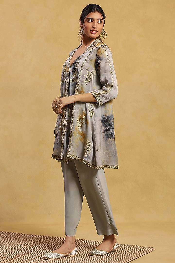 Grey Satin Organza Tie-Dyed Kurta Set by Akriti by Ritika at Pernia's Pop Up Shop