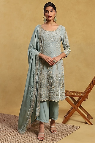 Blue Crepe & Tissue Embroidered Kurta Set by Akriti by Ritika