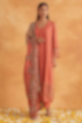 Peach Silk Embroidered Kurta Set by Akriti by Ritika at Pernia's Pop Up Shop