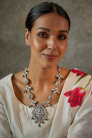 White Finish Kundan Polki Laxmi Necklace In Sterling Silver by Akarsaka 92.5 Silver