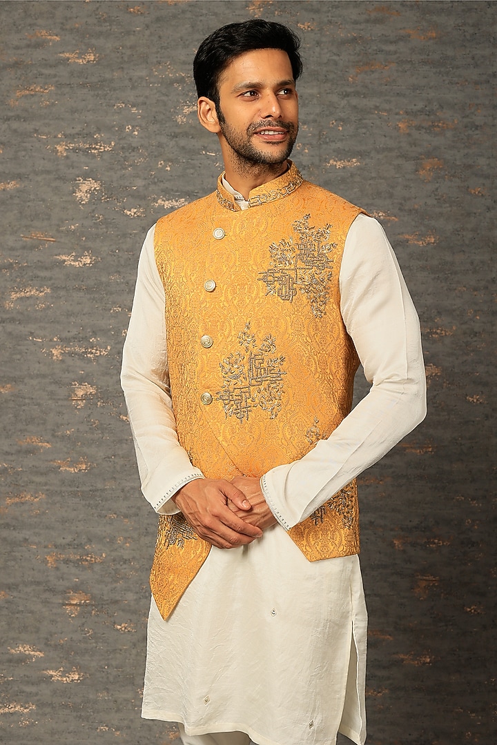 Yellow Cotton Silk Zardosi Embroidered Bundi Jacket Set by Attire by kunal & Sid j at Pernia's Pop Up Shop