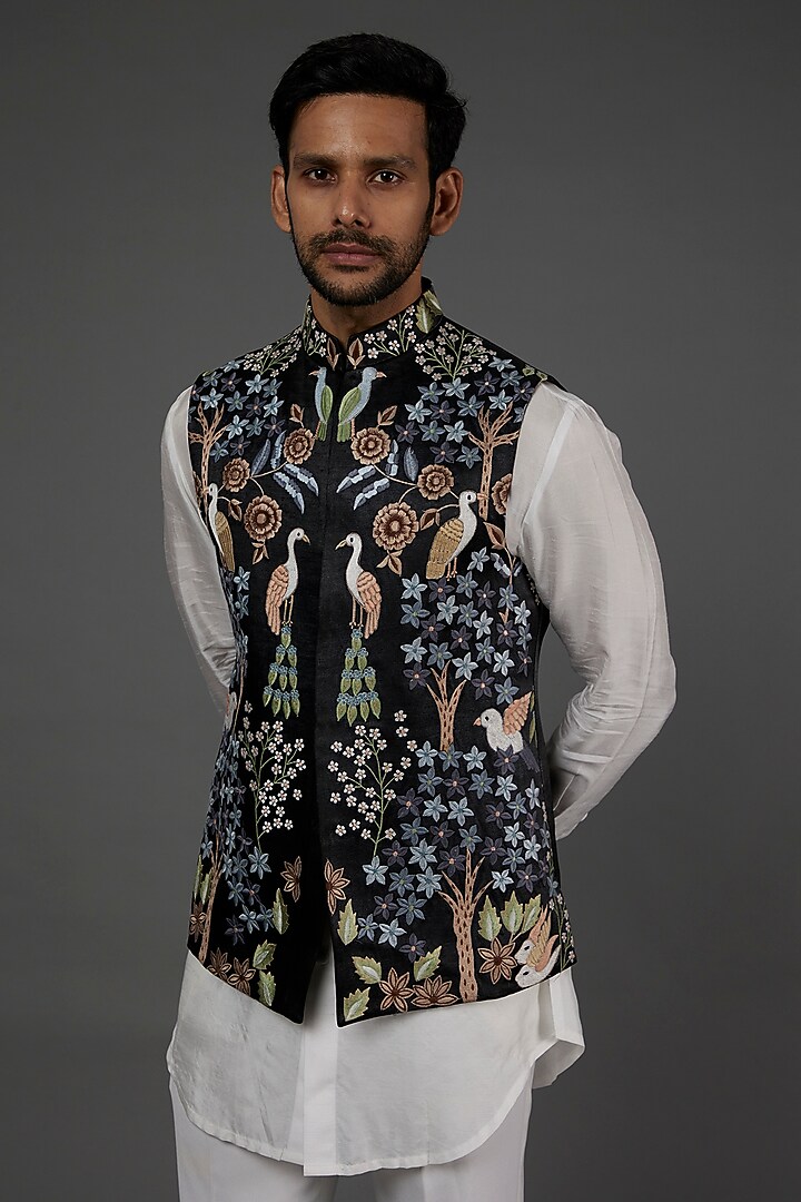 Black Dupion Silk Aari Embroidered Bundi Jacket Set by attire by kunal & Sid j at Pernia's Pop Up Shop