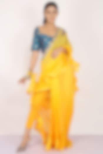 Yellow Foil Printed Saree Set by Anita kanwal studio