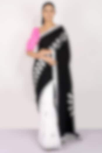 Black & White Foil Printed Saree Set by Anita kanwal studio at Pernia's Pop Up Shop