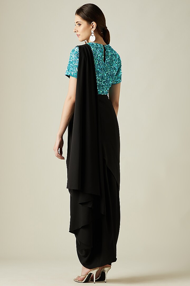 Black Crepe Cowl Party Wear Saree Set by Aakar at Pernia's Pop Up Shop