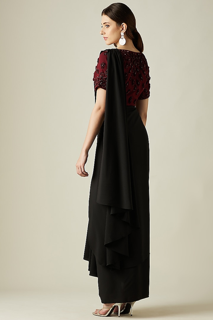 Black Crepe Cowl Party Wear Saree Set by Aakar at Pernia's Pop Up Shop