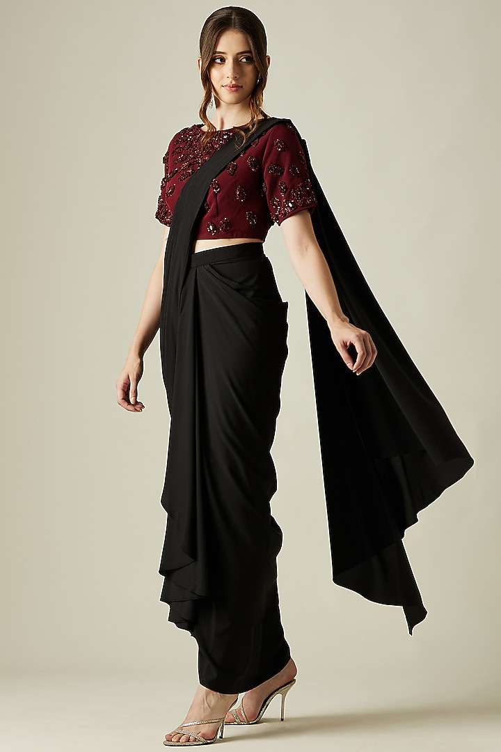 Black Crepe Cowl Party Wear Saree Set by Aakar at Pernia's Pop Up Shop