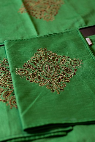 Green Embroidered Table Runner (Set Of 7) by ALCOVE