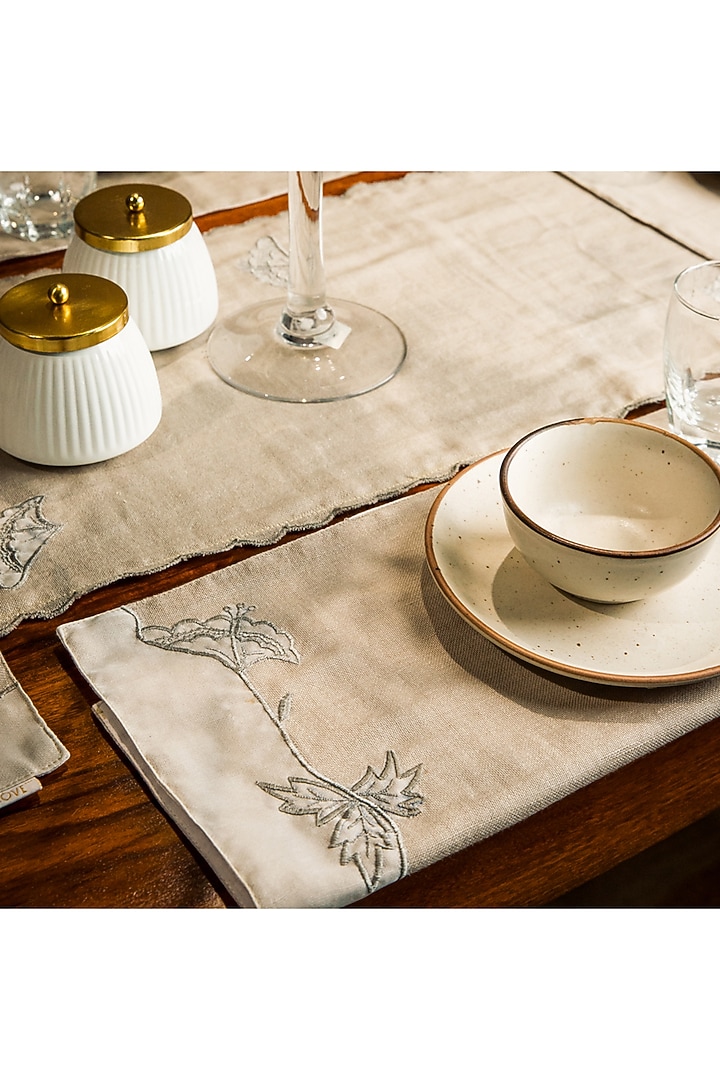 Off-White Linen & Organza Embroidered Table Runner With Mats (Set of 7) by ALCOVE at Pernia's Pop Up Shop
