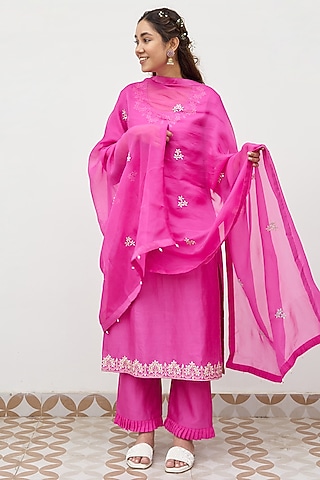 Magenta Chanderi Embroidered Kurta Set by Alokik by Divya