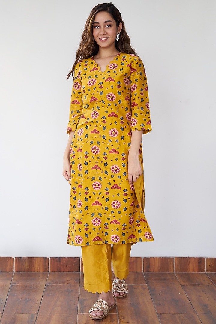 Mustard Floral Printed Kurta Set by Alokik by Divya at Pernia's Pop Up Shop