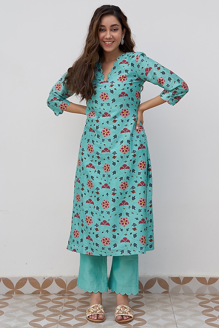 Turquoise Floral Printed Kurta Set by Alokik by Divya at Pernia's Pop Up Shop