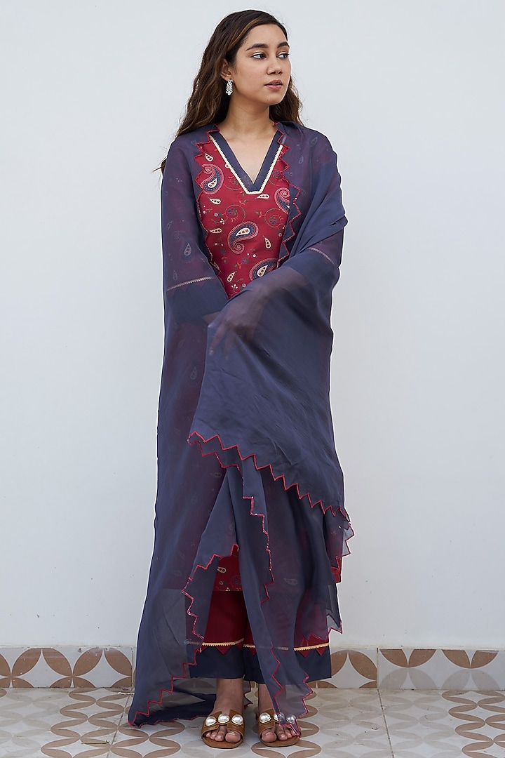 Brick Red Chanderi Printed Kurta Set by Alokik by Divya at Pernia's Pop Up Shop