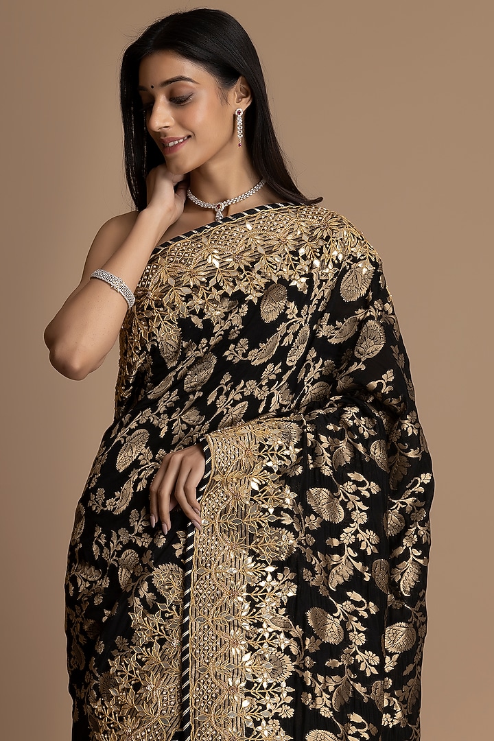 Black Pure Khaddi Georgette Embellished Banarasi Party Wear Saree Set by Albis Jaipur at Pernia's Pop Up Shop