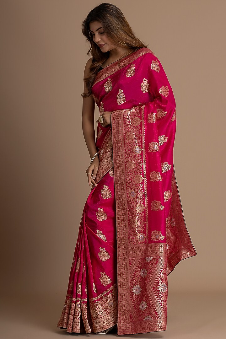 Magenta Pink Munga Silk Banarasi Woven Festive Saree Set by Albis Jaipur at Pernia's Pop Up Shop