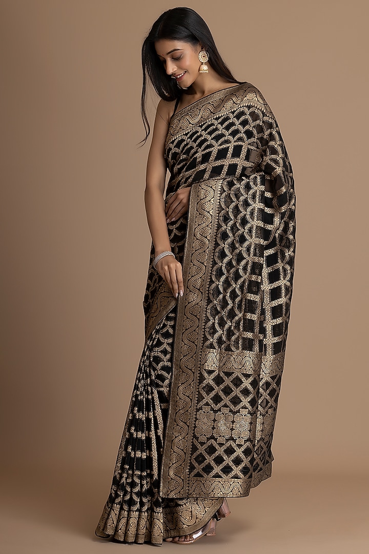 Black Georgette Banarasi Checkered Woven Saree Set by Albis Jaipur