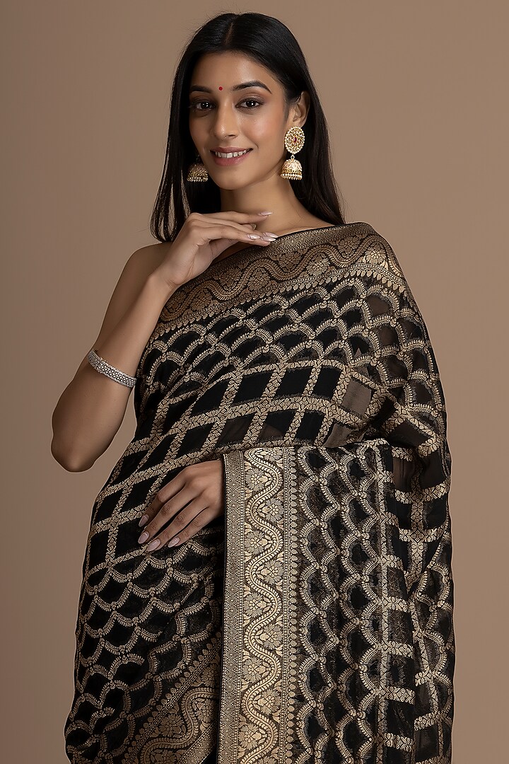 Black Georgette Banarasi Checkered Woven Festive Saree Set by Albis Jaipur at Pernia's Pop Up Shop