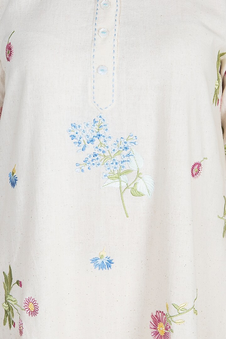 Off White Chikankari Embroidered Kurta With Dupatta by Alkaline by Alka Suman at Pernia's Pop Up Shop