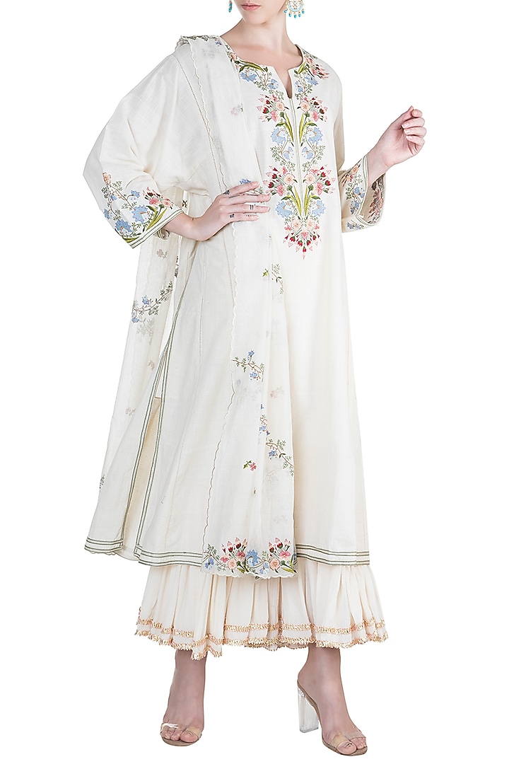 White Embroidered Khadi Kurta With Dupatta by Alkaline by Alka Suman at Pernia's Pop Up Shop