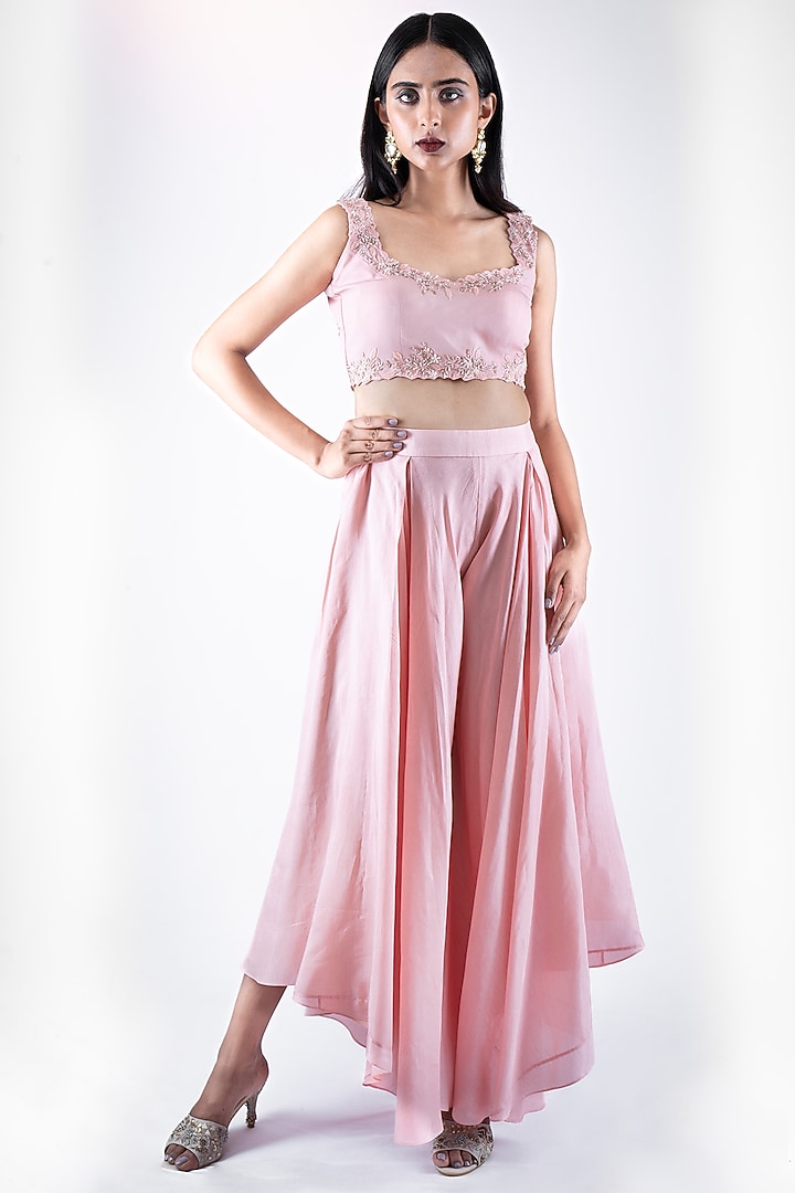 Rosebud Pink Embellished Cape Set by Pooja Kankariya at Pernia's Pop Up Shop