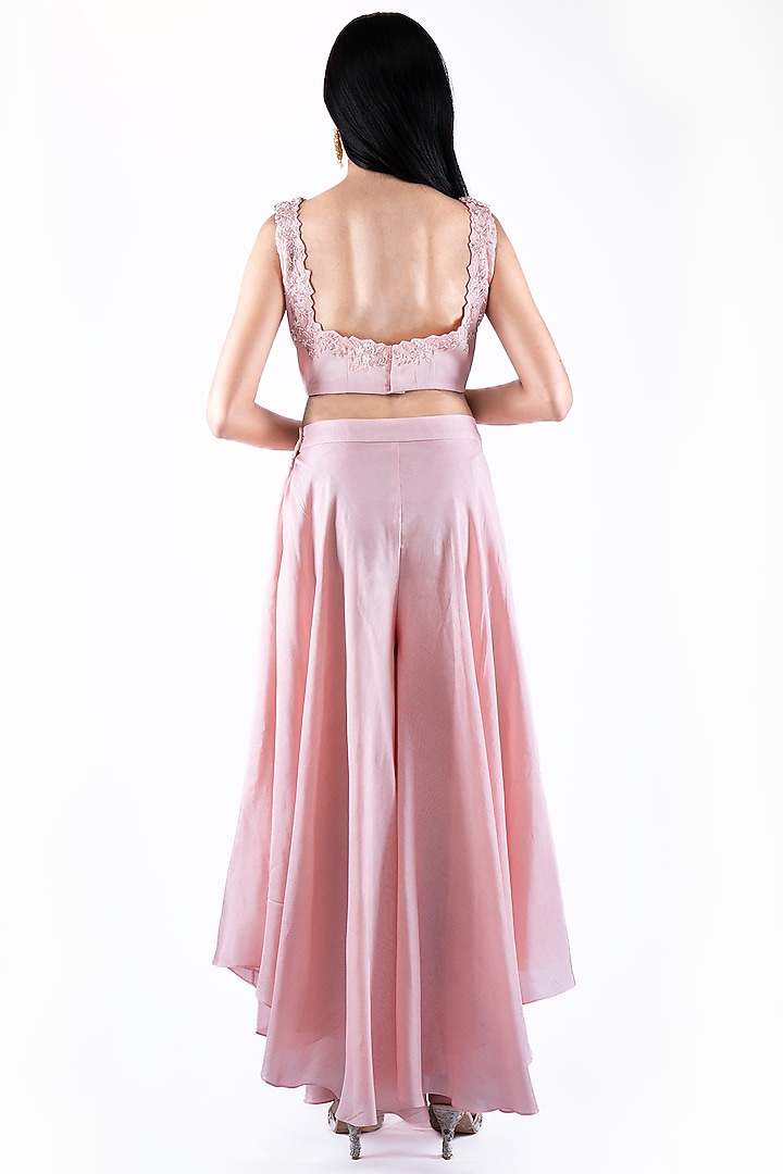 Rosebud Pink Embellished Cape Set by Pooja Kankariya at Pernia's Pop Up Shop