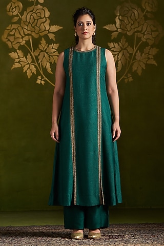 Dark Green Handmade Tussar Aari Embroidered Kurta Set by Almaari by Pooja Patel