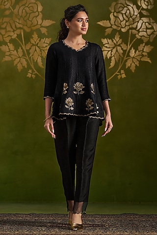 Black Handmade Tussar Embroidered Co-Ord Set by Almaari by Pooja Patel