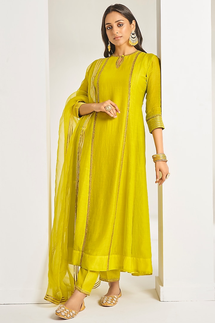 Yellow Soft Chanderi Embroidered Kurta Set by Almaari by Pooja Patel at Pernia's Pop Up Shop
