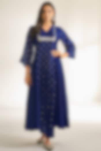 Persian Blue Soft Chanderi Embroidered Kurta Set by Almaari by Pooja Patel at Pernia's Pop Up Shop