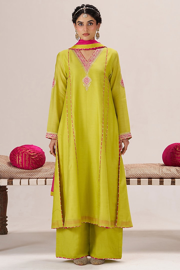 Yellow Pure Chanderi Sequin Embroidered Kurta Set by Almaari by Pooja Patel at Pernia's Pop Up Shop