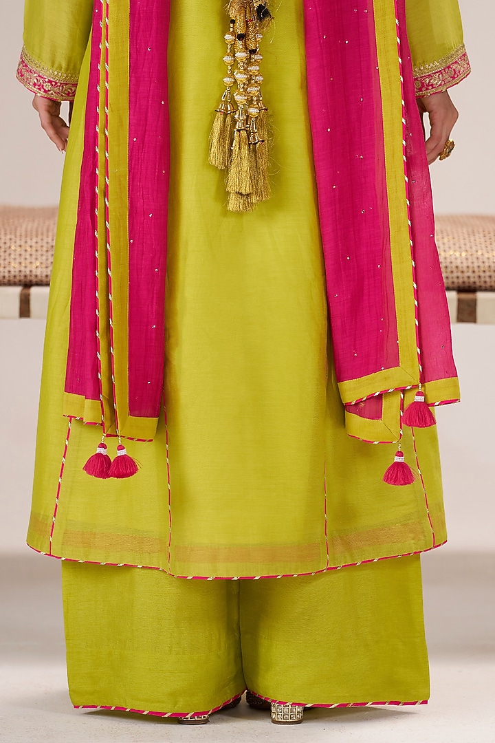 Yellow Pure Chanderi Sequin Embroidered Kurta Set by Almaari by Pooja Patel at Pernia's Pop Up Shop