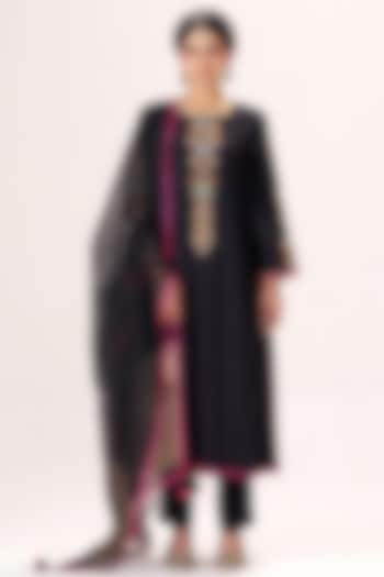 Black Pure Chanderi Aari Embroidered Kurta Set by Almaari by Pooja Patel at Pernia's Pop Up Shop