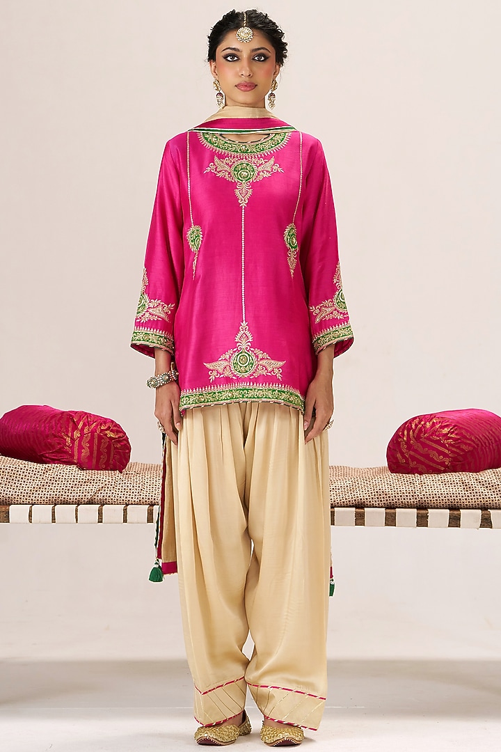 Pink Pure Chanderi Sequin Embroidered Kurta Set by Almaari by Pooja Patel at Pernia's Pop Up Shop