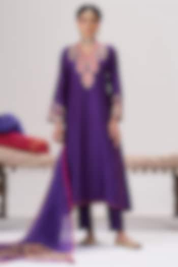 Purple Pure Chanderi Aari Embroidered Kurta Set by Almaari by Pooja Patel at Pernia's Pop Up Shop