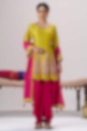 Yellow Pure Chanderi Sequin Embroidered Short Kurta Set by Almaari by Pooja Patel at Pernia's Pop Up Shop