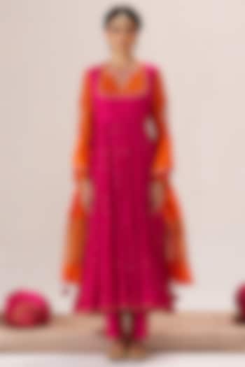 Orange Pure Chanderi Aari & Sequin Embroidered Kurta Set by Almaari by Pooja Patel at Pernia's Pop Up Shop