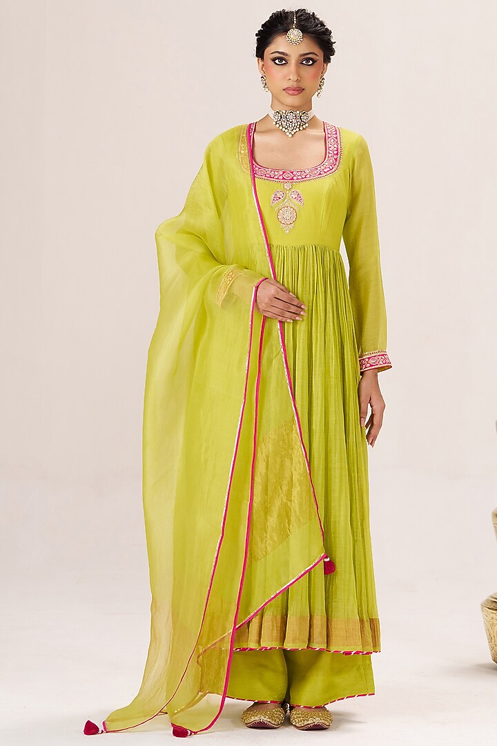 Yellow Pure Chanderi Sequin Embroidered Kurta Set by Almaari by Pooja Patel at Pernia's Pop Up Shop