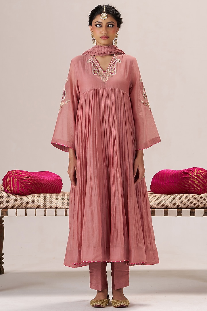 Onion Pink Pure Chanderi Sequin Embroidered Kurta Set by Almaari by Pooja Patel at Pernia's Pop Up Shop