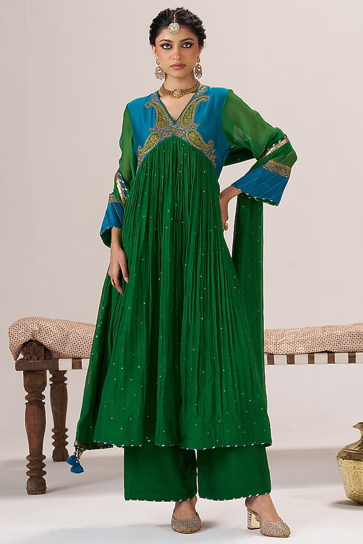 Rama Green Pure Chanderi Pearl Embroidered Kurta Set by Almaari by Pooja Patel at Pernia's Pop Up Shop