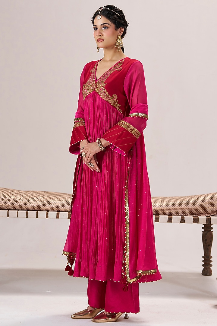 Red Pure Chanderi Pearl Embroidered Kurta Set by Almaari by Pooja Patel at Pernia's Pop Up Shop