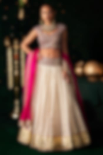 White Chanderi Jacquard Embroidered Bridal Lehenga Set by Almaari by Pooja Patel at Pernia's Pop Up Shop